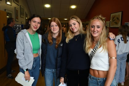 Alton School celebrates excellent GCSE results