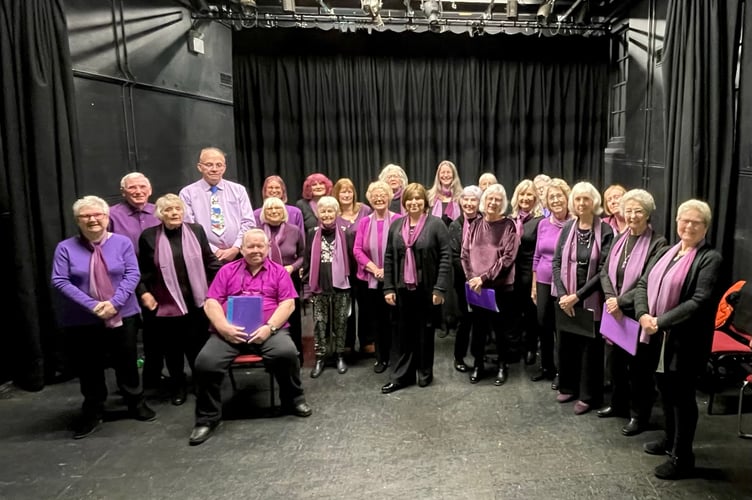 Phoenix Community Choir Christmas concert, The Phoenix Theatre and Arts Centre, Bordon, December 2022.