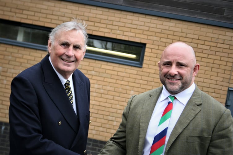 Club chairman Geoff Robins welcomes guest speaker David Flatman to the Sportsman’s Lunch