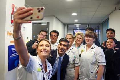 Prime Minister visits University of Surrey to meet nursing students