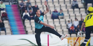 Double defeat threatens Surrey dreams of glory