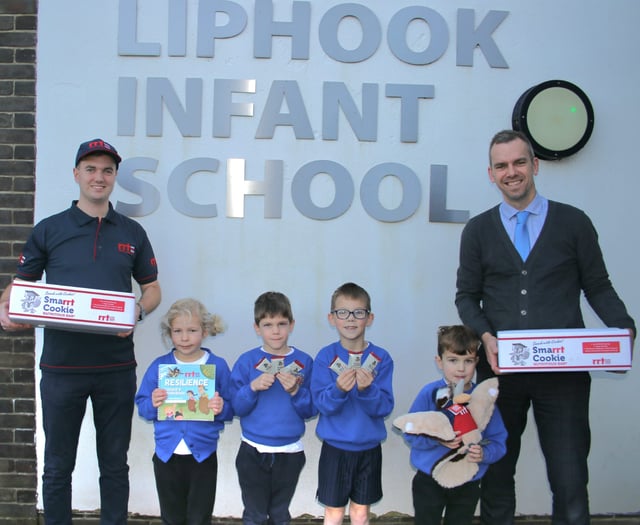 Charity delivers lifeline kit to Liphook Infant School